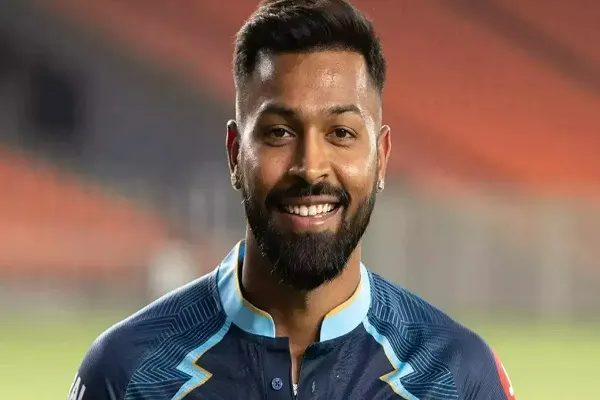 IPL 2022 : लंबे वक्त के बाद हार्दिक पांड्या ने की गेंदबाजी, खूब लुटाए रन