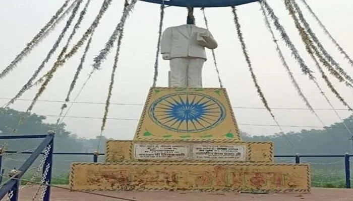 जौनपुर: अराजक तत्वों ने डॉ. भीमराव अंबेडकर और गौतम बुद्ध की प्रतिमा को किया क्षतिग्रस्त, फैला तनाव