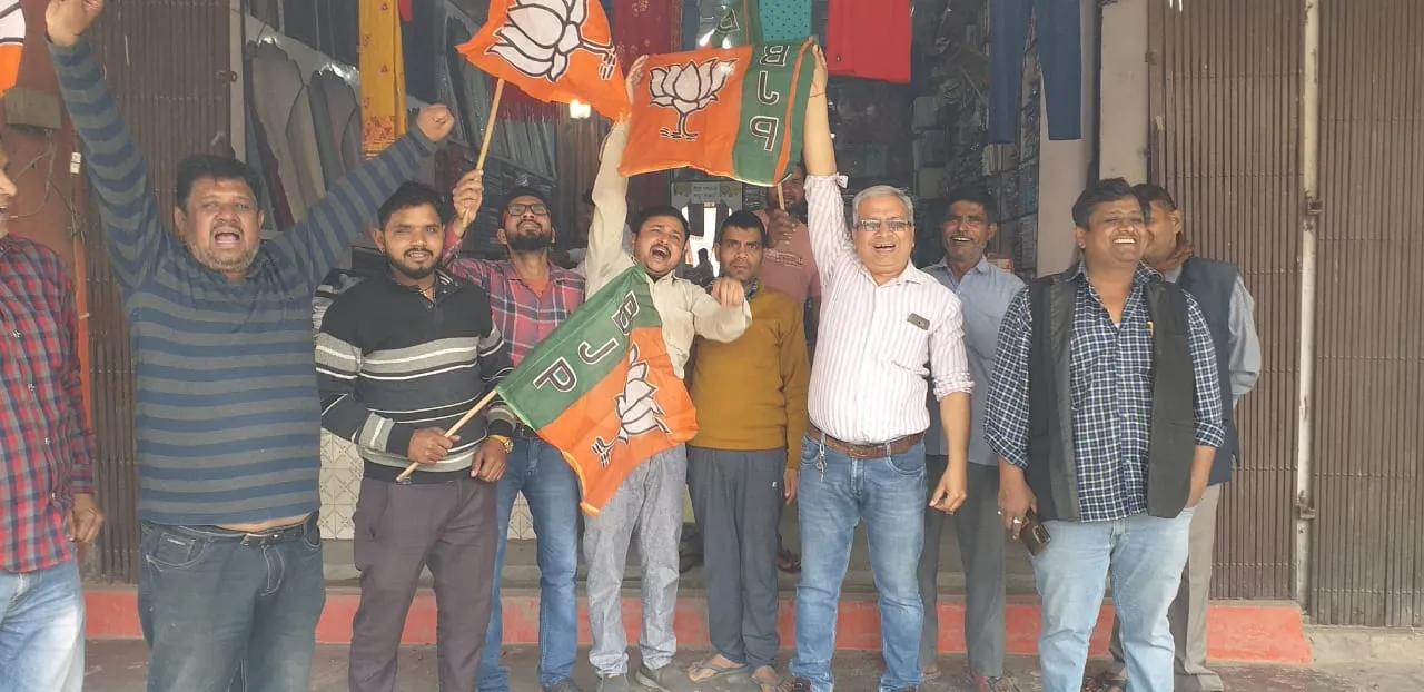 अमरोहा : जिले में दो सीटों पर खिला कमल तो दो पर दौड़ी साइकिल