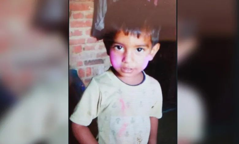 पीलीभीत: सड़क हादसे में मासूम की मौत, मचा कोहराम