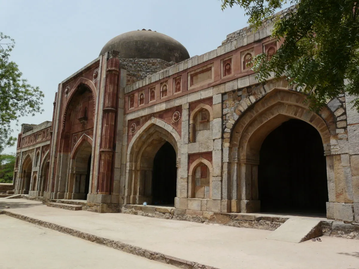 गर्दिश-ए-सागर-ए-ख़्याल हैं हम