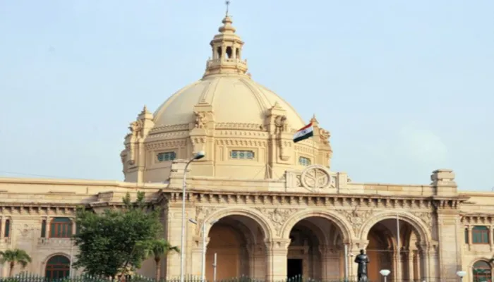 यूपी में बन गई सरकार, अच्छे दफ्तर-बंगले के लिए कार्यमंत्री के यहां लगी मंत्रियों की लाइन