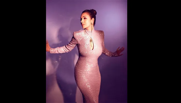 ब्लैक कलर की ड्रेस में Malaika Arora ने ढाया कहर, ‘छैयां छैयां’ पर किया जबरदस्त डांस