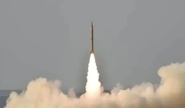 दुनिया को ‘डराने’ में जुटा उत्तर कोरिया, पहले की मिसाइल लॉन्चिंग और अब समुद्र में दागे गोले