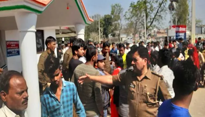 बाराबंकी: ‘योगी-मोदी जय श्री राम’ का नारा लगाने पर युवक की हुई पिटाई, घटनास्थल पर भारी पुलिस बल तैनात