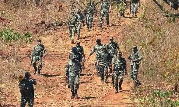 छत्तीसगढ़: सुरक्षा बलों और नक्सलियों की मुठभेड़ में दो महिला नक्सली ढेर