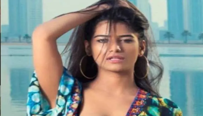 Poonam  Pandey: लॉकअप शो की कैदी पूनम पांडे ने बयां किया अपना दर्द, सुन के रह जाएंगे हैरान