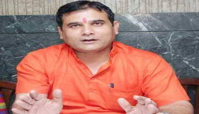 गाजियाबाद: विधायक बनते ही नंद किशोर गुर्जर ने दी सख्त चेतावनी, कहा- अवैध मीट की दुकान खोली तो खैर नहीं!