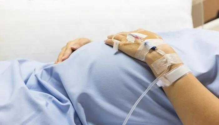 लखनऊ: माल सीएचसी की लापरवाही आई सामने! नसबंदी के बाद भी महिला ने दिया बच्ची को जन्म, हड़कंप