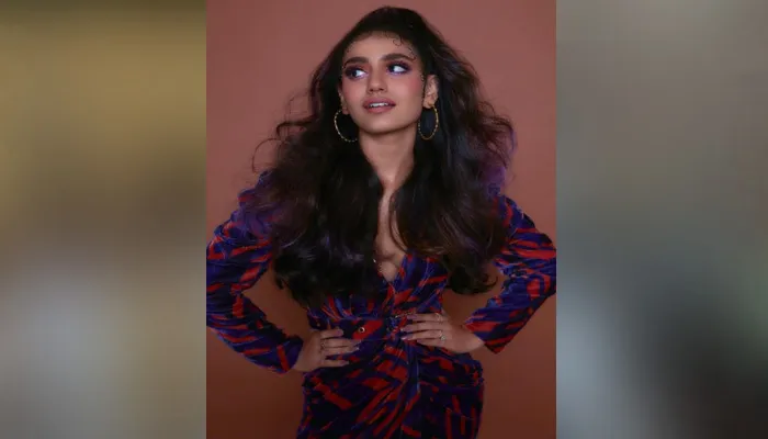 विंक गर्ल Priya Prakash Varrier की फोटो देख हैरान हुए फैंस, बोले- अचानक क्या हुआ