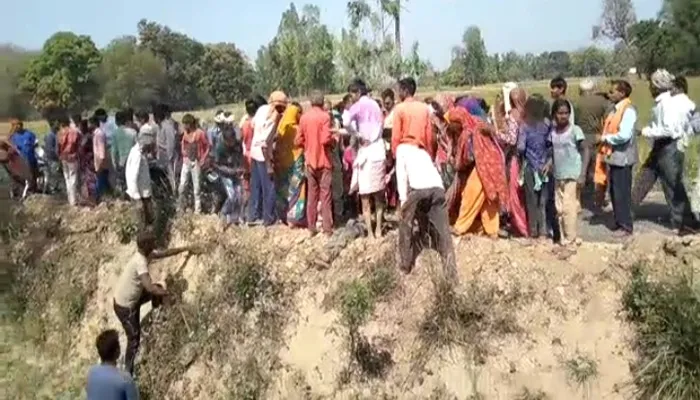 रायबरेली: ईंट से लदी ट्राली पलटी, एक श्रमिक की मौत, दो घायल