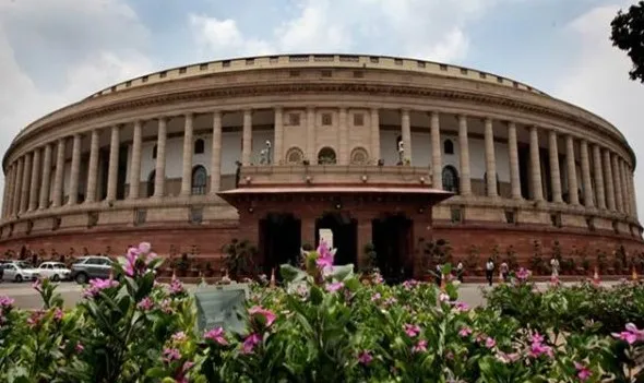 ईंधन की कीमतों में वृद्धि को लेकर राज्यसभा में विपक्ष का हंगामा, विपक्षी दलों के सदस्यों ने की नारेबाजी