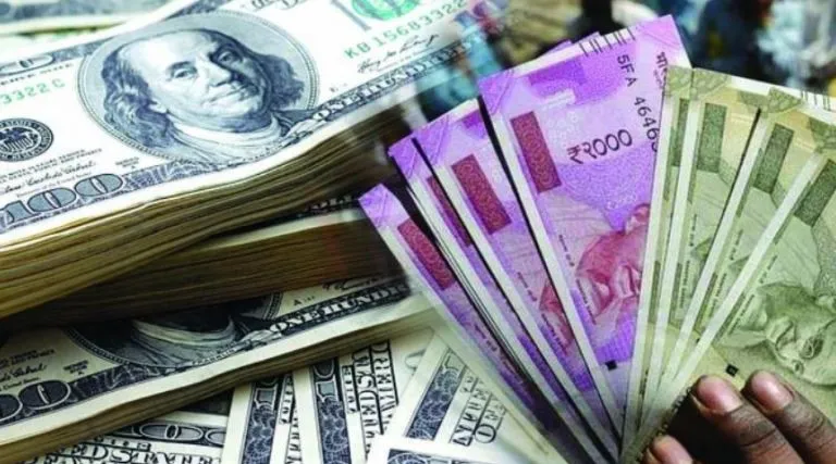 शुरुआती कारोबार में अमेरिकी डॉलर के मुकाबले रुपया 11 पैसे टूटा