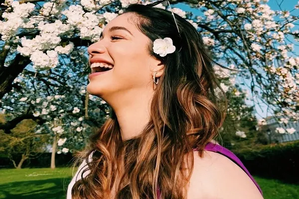 Sara Tendulkar Photos : लंदन में खिलखिलाती नजर आईं सारा तेंदुलकर, तस्वीरों पर फैंस लुटा रहे हैं प्यार