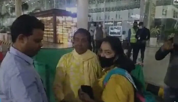 यूक्रेन से लखनऊ की सरजमीं पर लौटे पांच छात्र-छात्राएं, परिजनों को देखा तो छलक पड़ीं आंखें