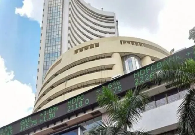 शुरुआती गिरावट के बाद सेंसेक्स 268 अंक चढ़ा, निफ्टी 16,600 के पार