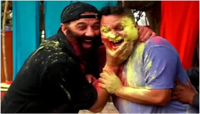 ‘गदर 2’ के सेट पर सनी देओल ने मनाई होली
