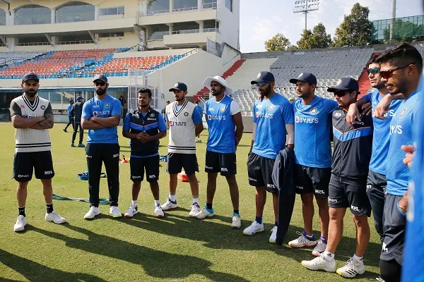 IND Vs SL: मोहाली में टीम इंडिया का अभ्यास, एक्शन में नजर आए विराट कोहली, देखें तस्वीरें