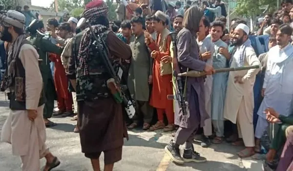 अफगानिस्तान ने फिर याद किया तालिबान कट्टरपंथियों का क्रूर राज, जारी हो रहे अजीबोगरीब फरमान