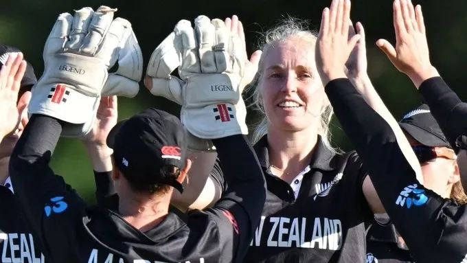 NZ vs PAK, Women’s World Cup 2022: बेट्स के शतक और रोव के पांच विकेट से न्यूजीलैंड ने पाकिस्तान को 71 रन से हराया