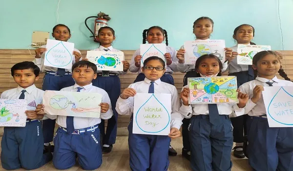 मुरादाबाद : पेंटिंग के माध्यम से दर्शायी जल की उपयोगिता