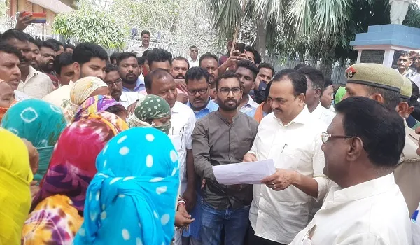 मुरादाबाद : लाइन कंपनी के खिलाफ सफाई कर्मचारियों का प्रदर्शन, दी हड़ताल की चेतावनी
