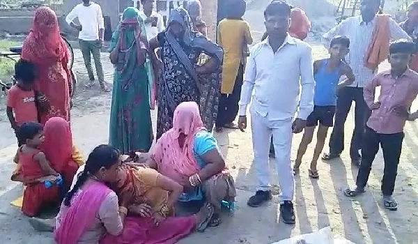 रामपुर : ई-रिक्शा पलटने से मासूम बच्ची की मौत, मां घायल