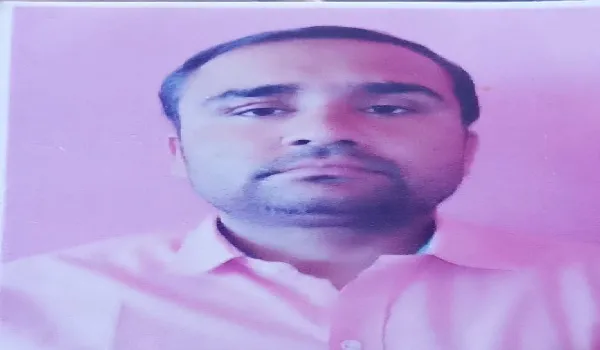 मुरादाबाद : शिक्षक ने पेड़ से फंदा लगाकर की आत्महत्या