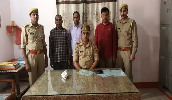अमरोहा : पुलिस ने किया हत्या का खुलासा, तीन आरोपी गिरफ्तार