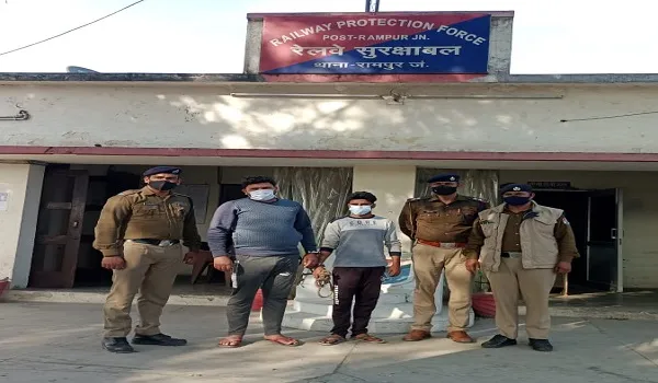 रामपुर : मालगाड़ी से गेहूं चोरी करने वाले दो आरोपी गिरफ्तार