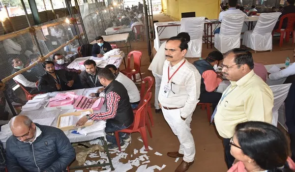 अमरोहा : छह राउंड तक दो स्थानों पर सपा तो दो पर भाजपा चल रही आगे