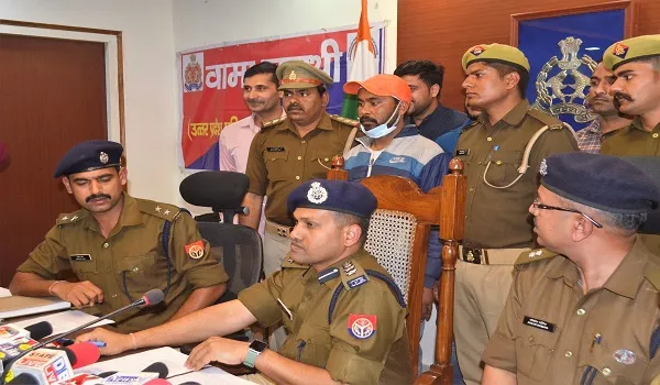 मुरादाबाद : सराफ पिता-पुत्र से हुई लूट का खुलासा, महिला समेत दो गिरफ्तार