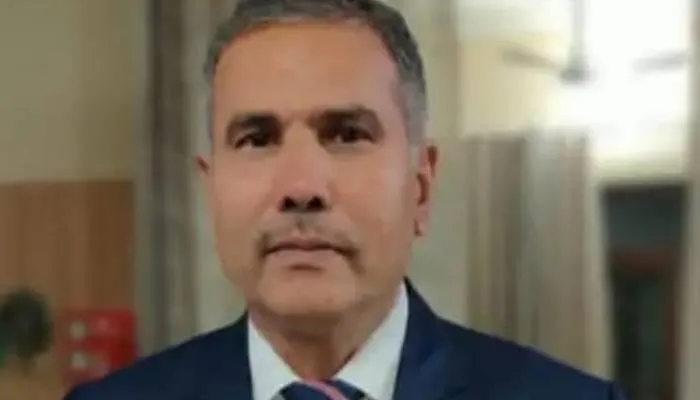 मेरठ: बाइक सवार बदमाशों ने वेटनरी कॉलेज के डीन को मारी 6 गोलियां, हालत नाजुक