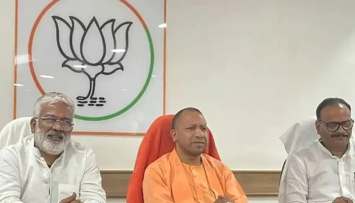 मुख्यमंत्री योगी ने MLC चुनाव लड़ रहे 27 भाजपा उम्मीदवारों के लिए मांगे वोट, पंचायत सदस्यों से कहा…