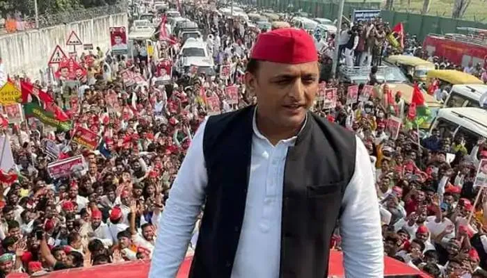 वाराणसी-भदोही की तर्ज पर आजमगढ़ में विकसित करेंगे बुनकर बाजार : अखिलेश यादव