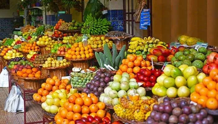 अयोध्या: नवरात्र व रोजा में महंगाई की मार, आसमान छू रहे फलाहार के दाम, आमजन परेशान