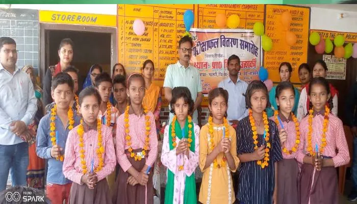 रायबरेली: परीक्षाफल पाकर खिल उठे नौनिहालों के चेहरे
