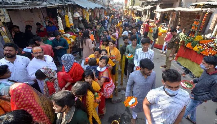 Mahashivratri 2022: महाशिवरात्रि के अवसर पर आस्था के समंदर में डूबा उत्तर प्रदेश