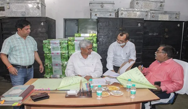 मुरादाबाद : जिलाधिकारी ने किया बोर्ड परीक्षा मॉनीटरिंग सेल व कंट्रोल रूम का निरीक्षण