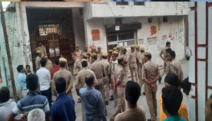हरदोई: एक्शन मोड में योगी सरकार, शराब माफिया की 2 करोड़ की संपत्ति कुर्क
