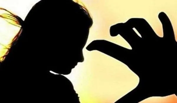 मुरादाबाद : शादी का झांसा देकर बनाए संबंध, बाद में मुकरा, पिलाया जहर