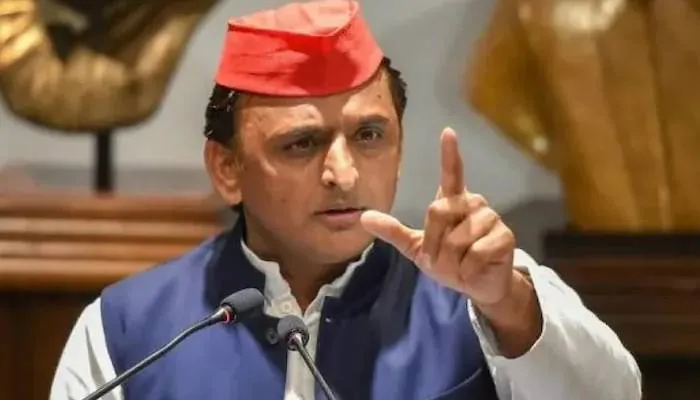 अखिलेश यादव का बड़ा फैसला, पूर्व MLC समेत चार नेताओं को किया पार्टी से निष्कासित, जानें वजह