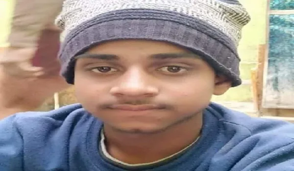 मुरादाबाद : भट्टे पर मिट्टी लाते समय ट्रैक्टर पलटा, किशोर की मौत