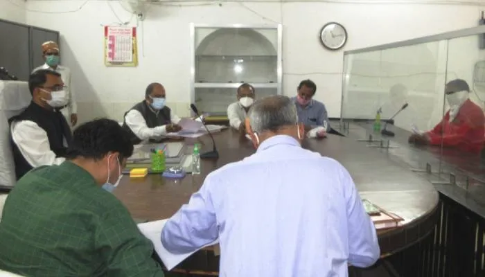 सीतापुर: एमएलसी चुनाव प्रक्रिया शुरू, पहले दिन बिके नौ पर्चे, 9 अप्रैल को होगा मतदान
