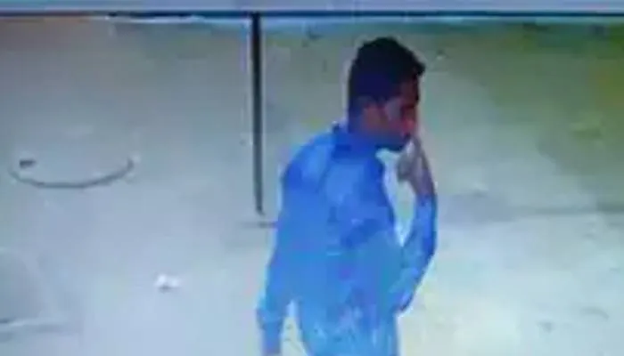 प्रयागराज: मंदिर में चोरी करने वाला सीसीटीवी में कैद, जांच में जुटी पुलिस