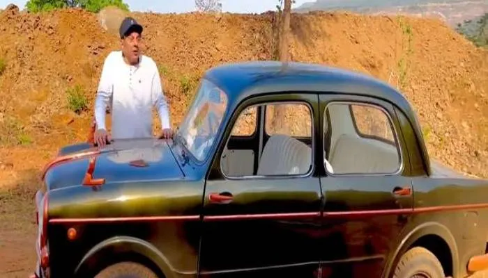 धर्मेंद्र ने दिखाई अपनी पहली कार की झलक, पहाड़ों पर फर्राटे से किया ड्राइव