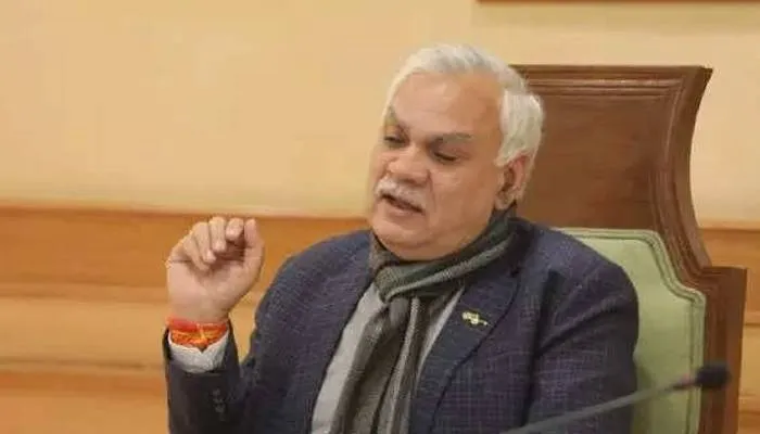 यूपी बोर्ड परीक्षा केंद्रों का निरीक्षण करें डीएम, संवेदनशील परीक्षा केंद्रों पर रखें एसटीएफ की निगरानी: मुख्य सचिव