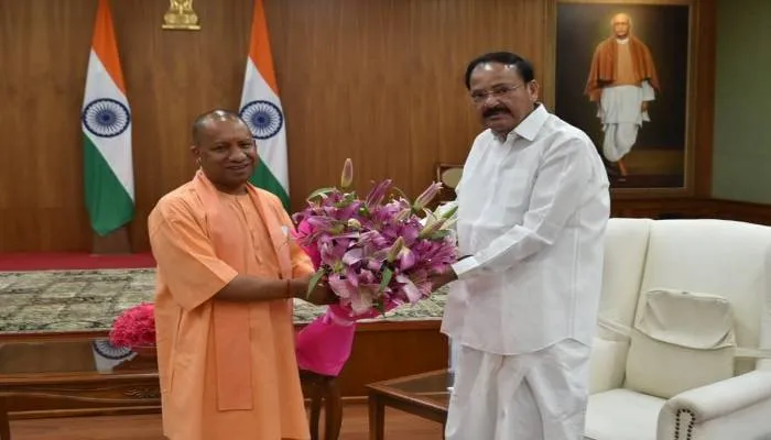 उपराष्ट्रपति एम. वेंकैया नायडू से दिल्ली में योगी ने की शिष्टाचार भेंट, कही यह बड़ी बात