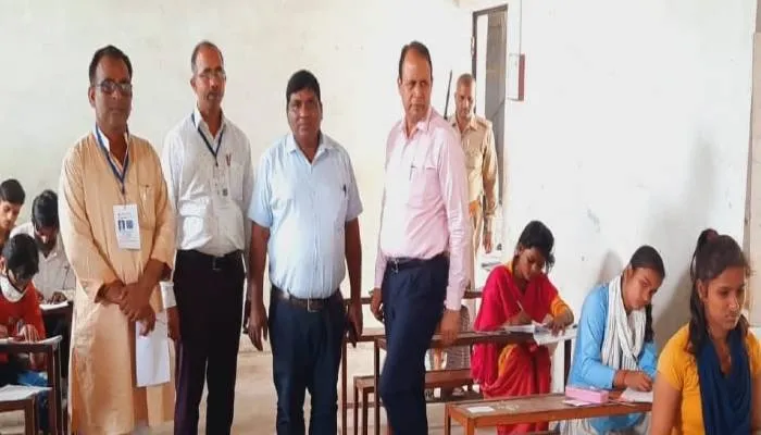 बहराइच: पहले दिन गैरहाजिर रहे हाईस्कूल और इंटरमीडिएट के 6300 छात्र, 104 केंद्रों पर हुई बोर्ड परीक्षा