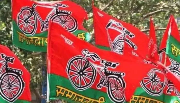यूपी चुनाव : जौनपुर में सपा ने पुलिस पर लगाया लाठीचार्ज का आरोप